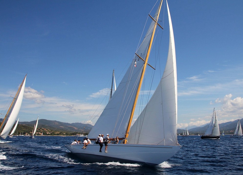 SY Eileen 1938 Porto Pollo - Bonifacio ligne de départ Corsica Classic 2015 photo Thibaud Assante DR SY Eileen 1938 Porto Pollo - Bonifacio ligne de départ Corsica Classic 2015 photo Thibaud Assante DR
