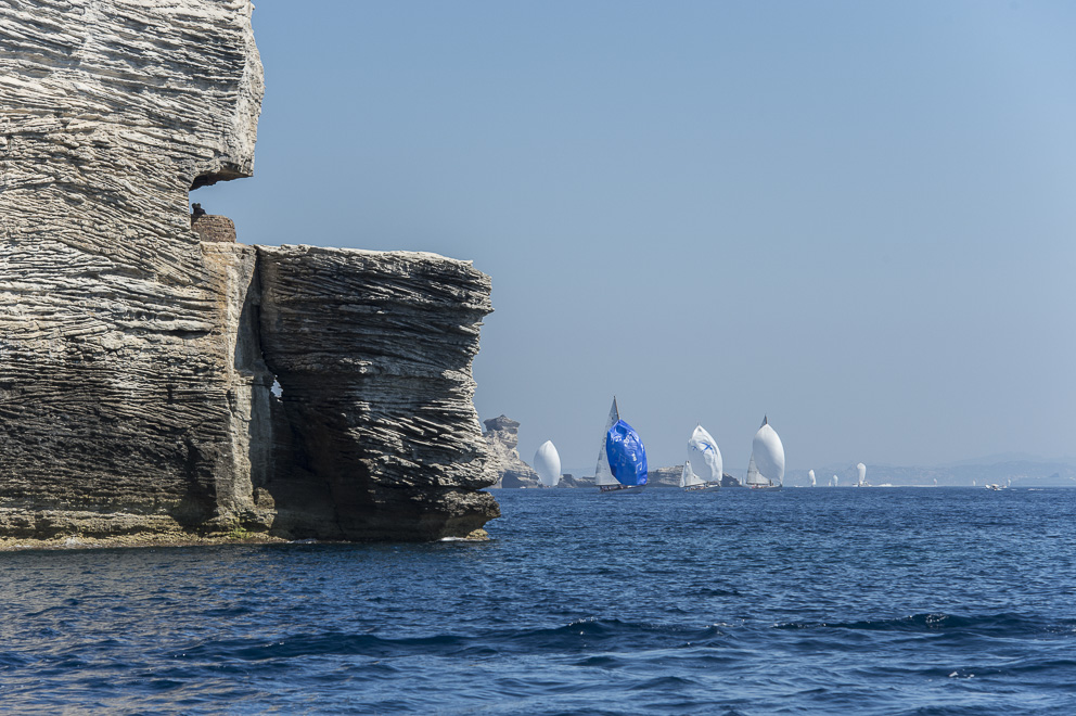 La flotte dans l'axe du gouvernail du goulet de Bonifacio photo Philippe Pierangeli