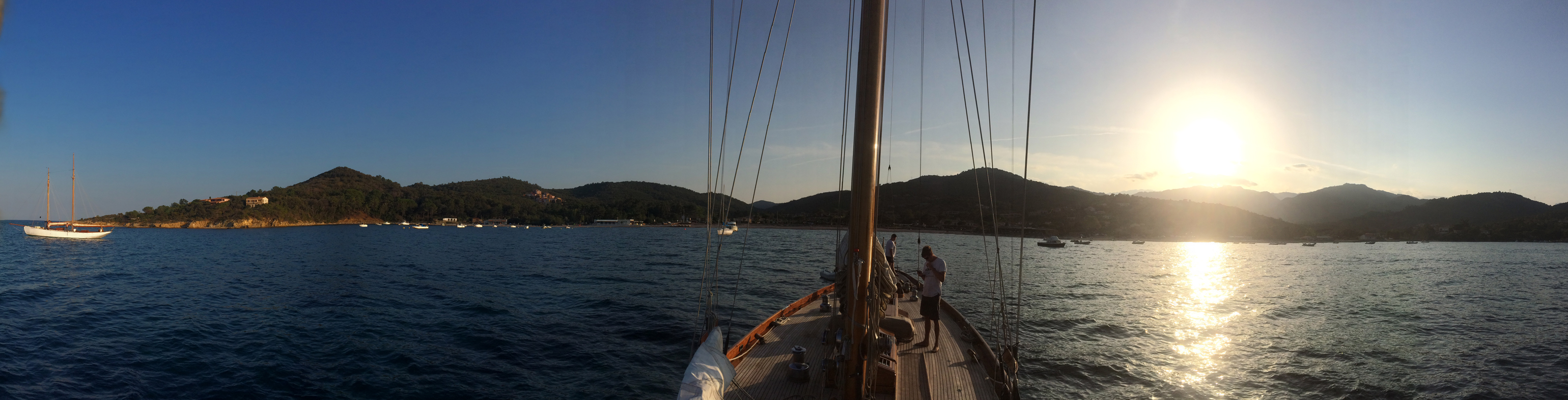Plage de Favone SY Hallowe'en SY Morwenna Photo Thibaud Assante DR Plage de Favone SY Hallowe'en SY Morwenna Photo Thibaud Assante DR