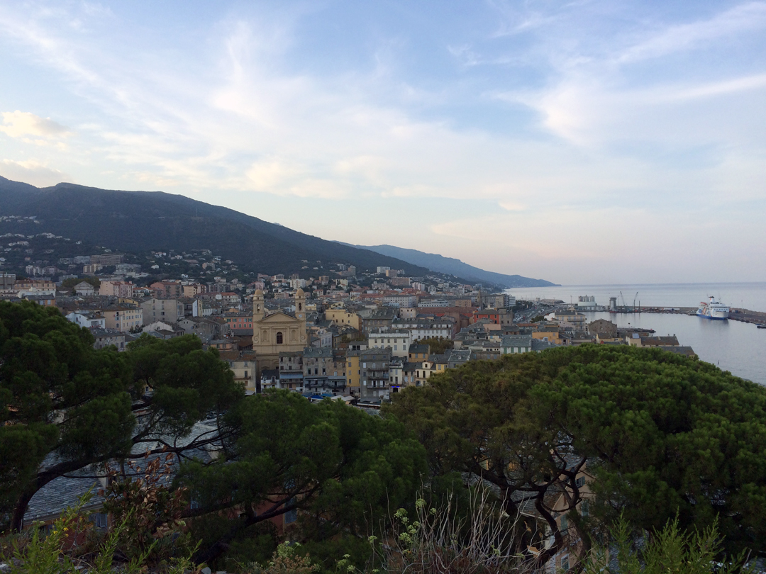 Vue des jardins du Palais du Gouverneurs du vieux port de Bastia photo Thibaud Assante DR