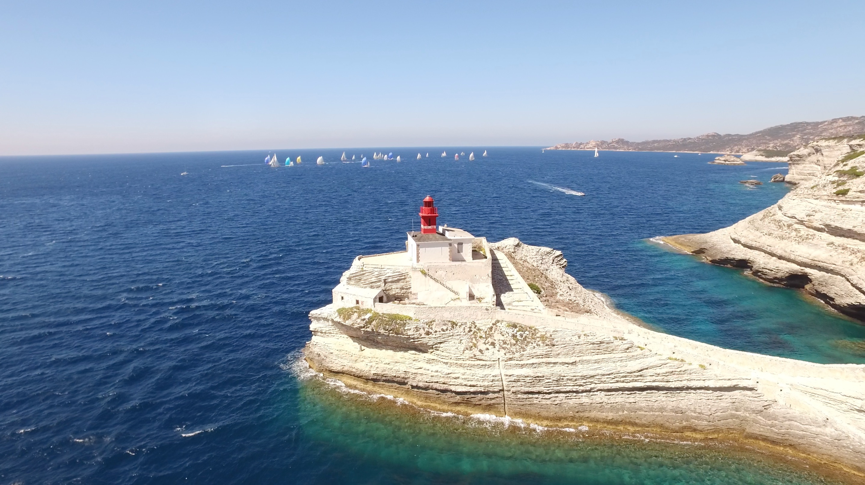 Ligne de départ Bonifacio photo Emmanuel Kirch by drone pilot Nicolas di Stefano DR