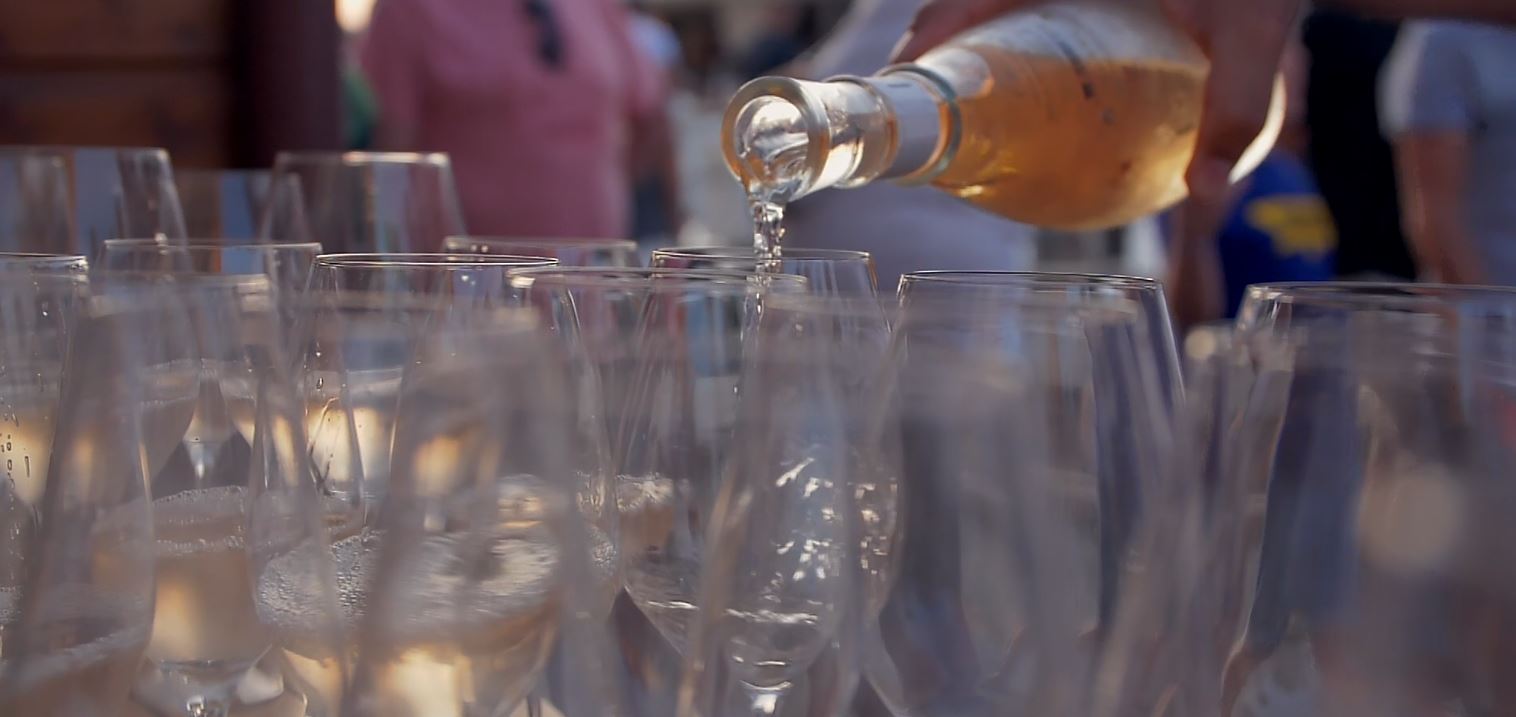 CC 2019 Chez Lucette x Domaine OTT Bonifacio photo JP Pyrée DR CC 2019 Chez Lucette x Domaine OTT Bonifacio photo JP Pyrée DR