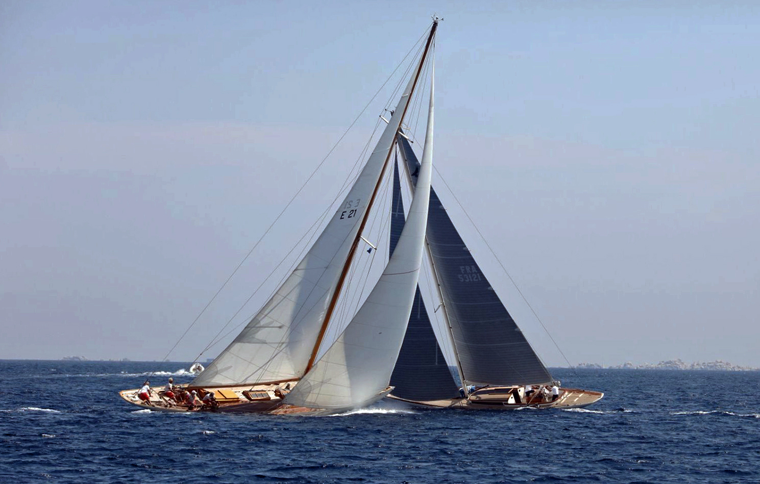 CC 2019 Bonifacio SY Eileen 1938 vs SY Quatre Quarts III photo Françoise Tafani DR