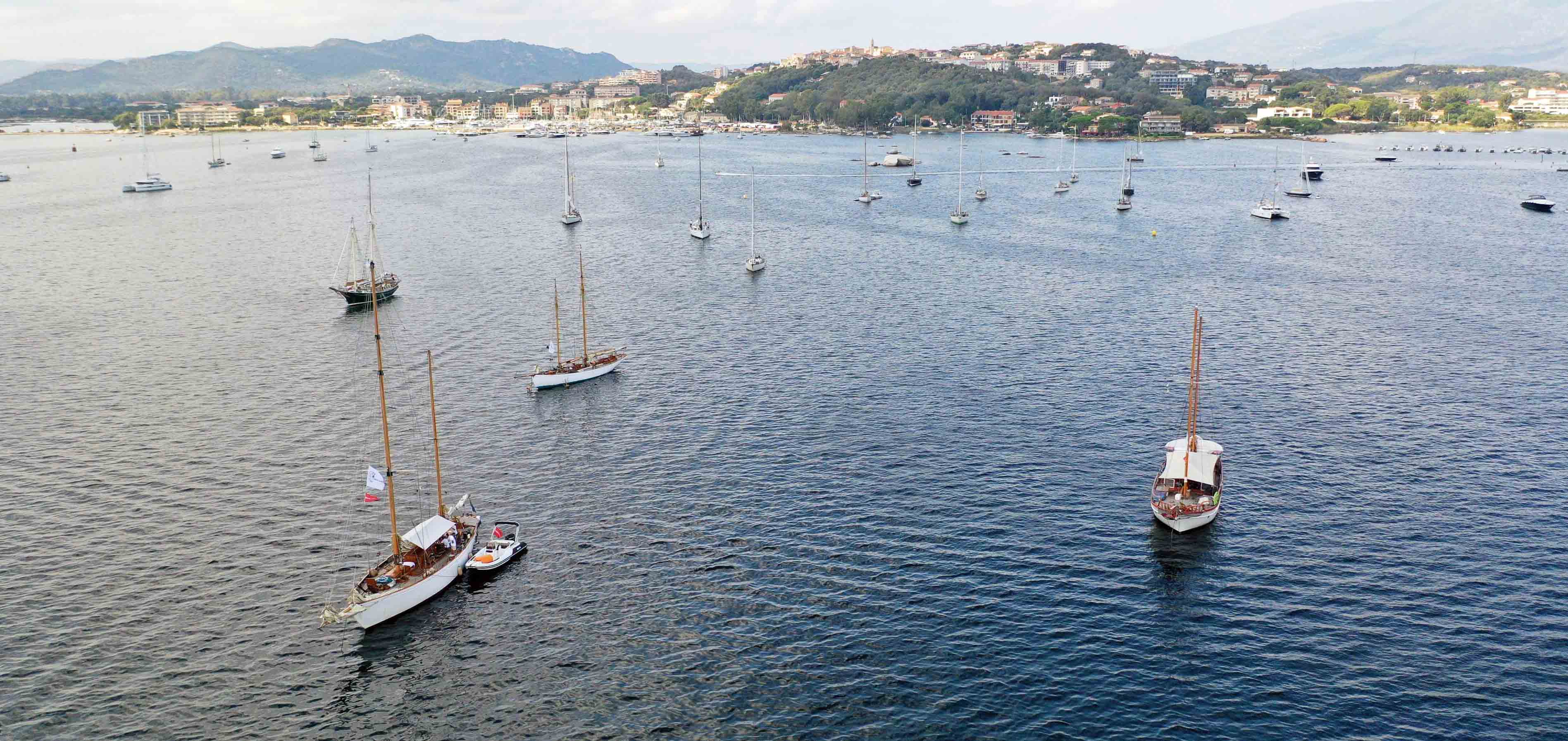 CC 2019 flotte au mouillage Hotel Goeland Casa Santini Porto Vecchio photo JP Pyrée DR