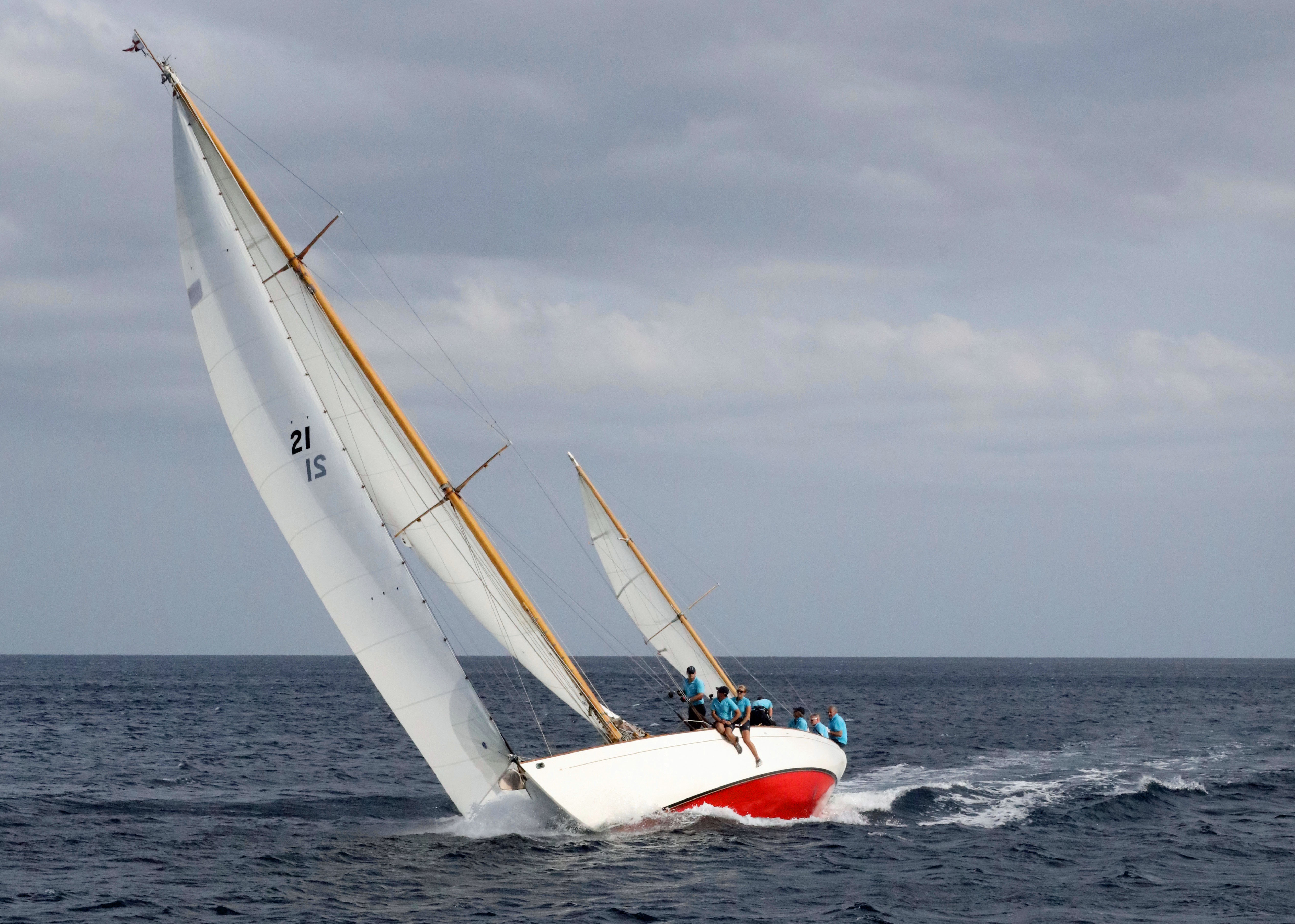 SY Skylark ligne d'arrivée Macinaggio CC 2018 photo Françoise Tafani DR