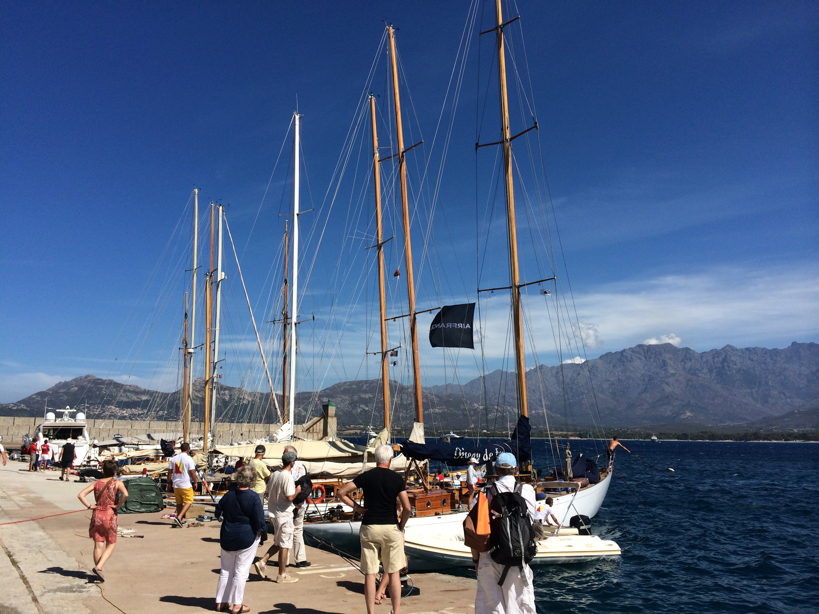 J 1 dimanche 24 aout 2014 le Libecciu neutralise l'étape Calvi Girolata.