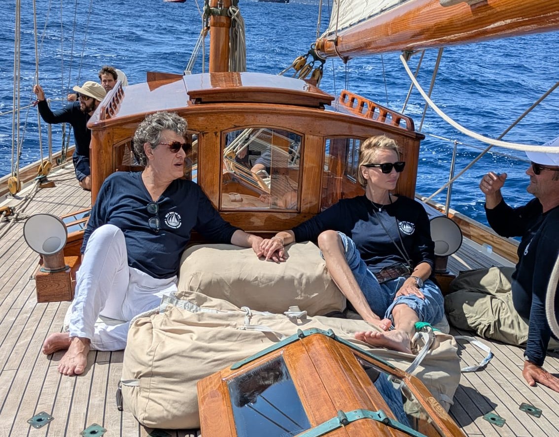SY Wiki 1920 x Help Save The Med Monaco Classic Week 2025 Adriana Karembeu x Marc Lavoine x Thibaud Assante photo : Marie Conilh DR SY Wiki 1920 x Help Save The Med Monaco Classic Week 2025 Adriana Karembeu x Marc Lavoine x Thibaud Assante photo : Marie Conilh DR