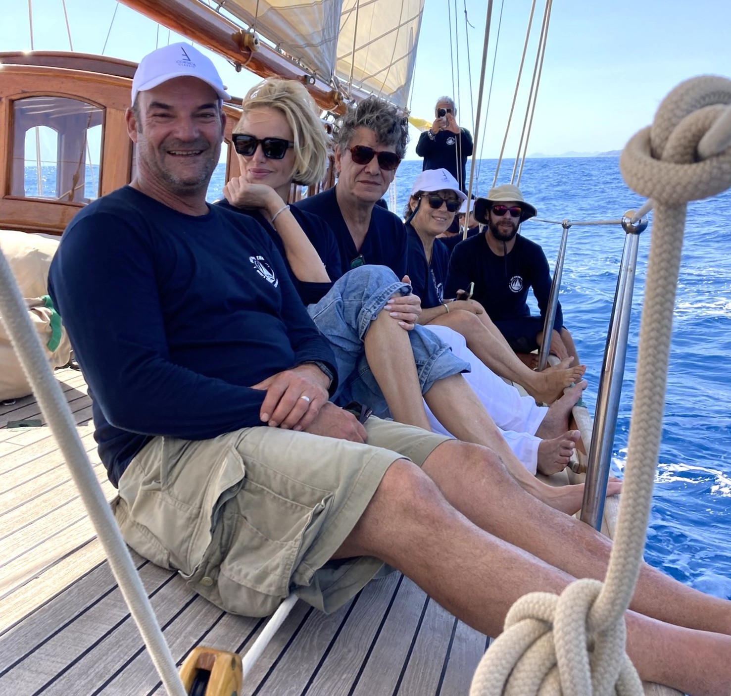 SY Wiki 1920 x Help Save The Med Monaco Classic Week 2025 Adriana Karembeu x Marc Lavoine x Thibaud Assante photo : Marie Conilh DR SY Wiki 1920 x Help Save The Med Monaco Classic Week 2025 Adriana Karembeu x Marc Lavoine x Thibaud Assante photo : Marie Conilh DR
