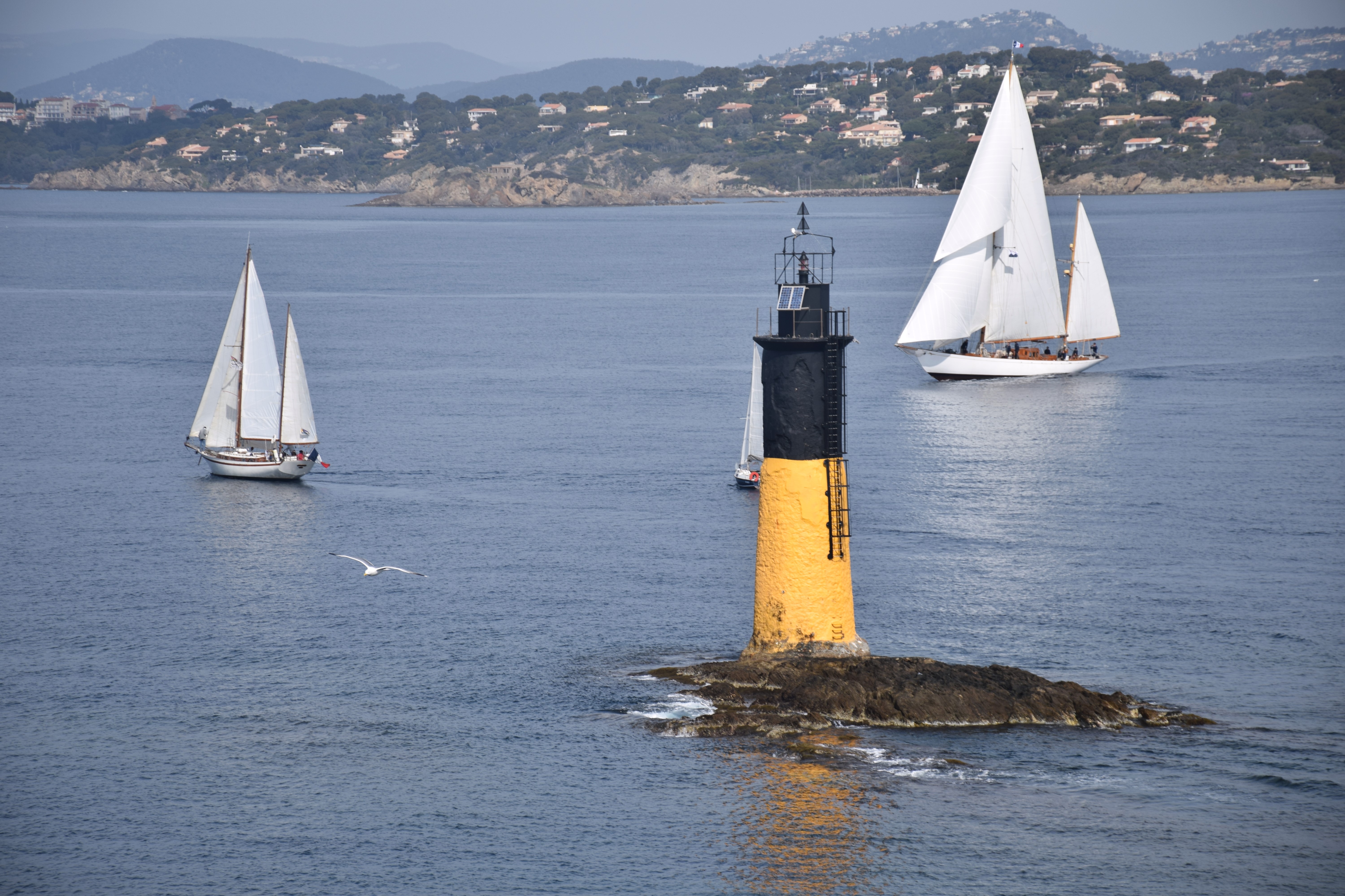 Pourquoi Pas 2023 Porquerolles départ SY Belle Aventure Vs SY Serena photo Edith et Marc Frilet DR