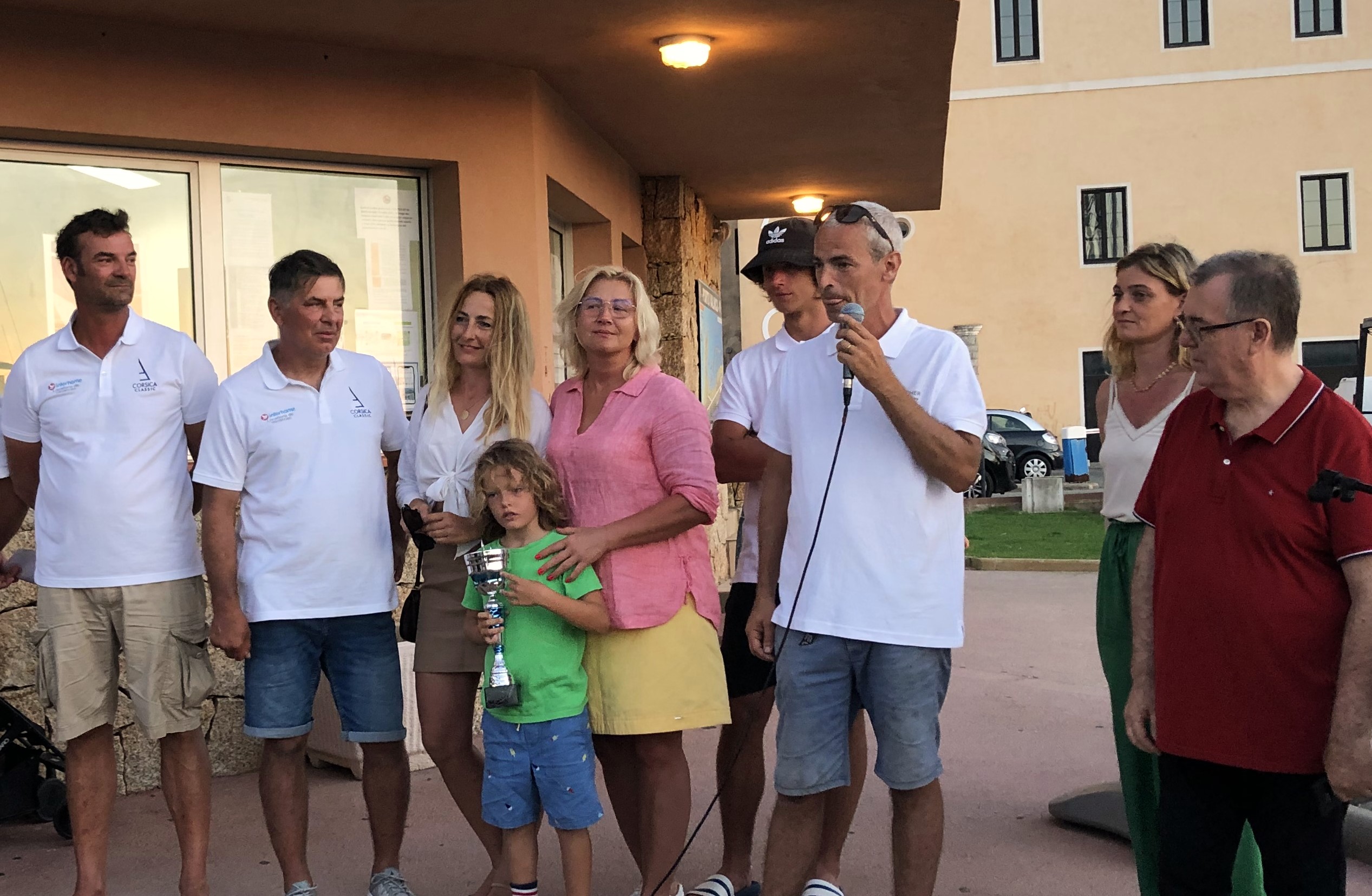 Corsica Classic 2022 Propriano remise du prix de la ville par Mr le Maire Paul-Marie Bartoli x SY St Christopher Ajaccio - Propriano photo Katia Kulawick- Assante DR Corsica Classic 2022 Propriano remise du prix de la ville par Mr le Maire Paul-Marie Bartoli x SY St Christopher Ajaccio - Propriano photo Katia Kulawick- Assante DR