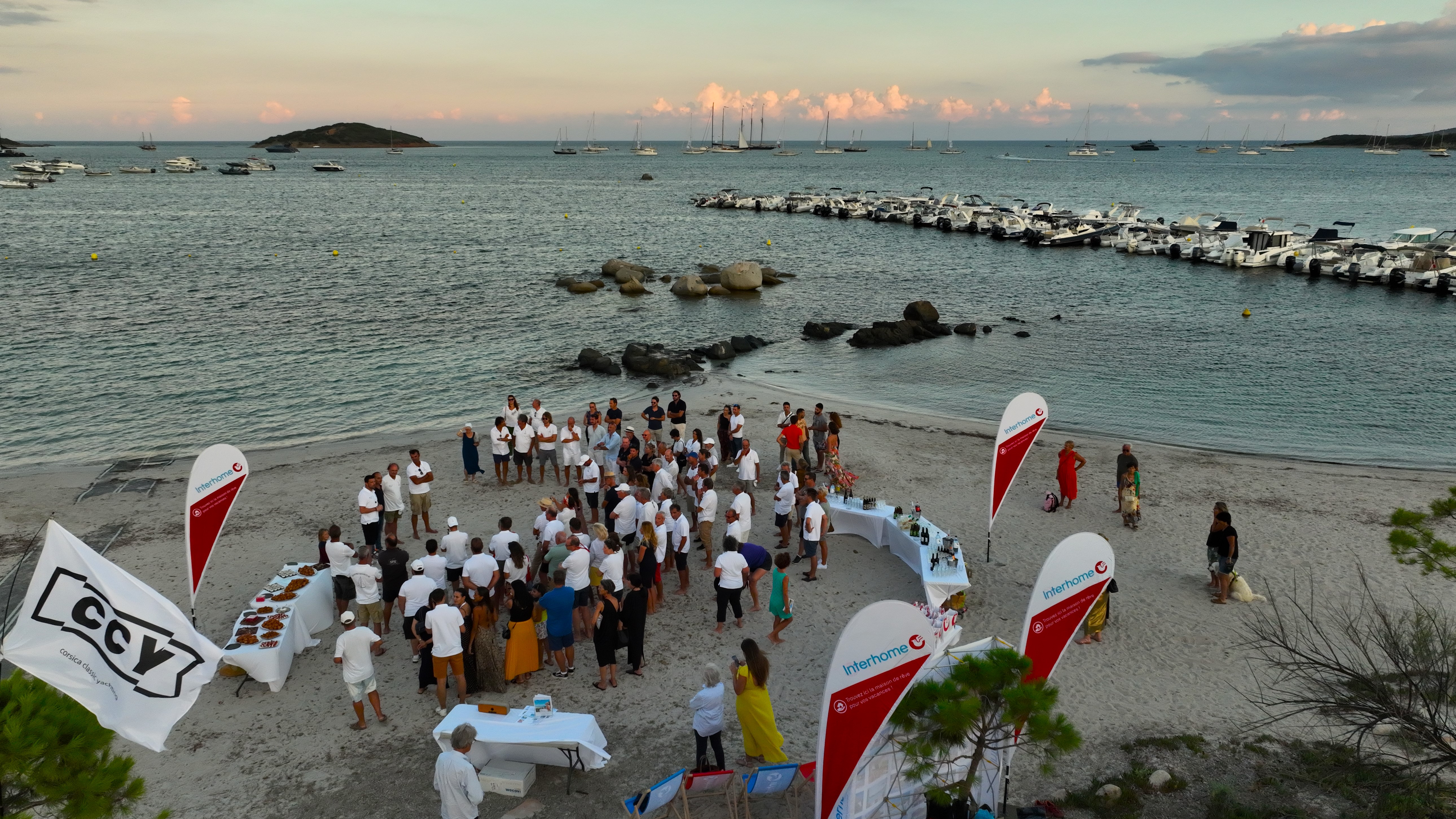 Corsica Classic 2022 Cocktail sur la plage Saint-Cyprien photo Arnaud Guilbert DR