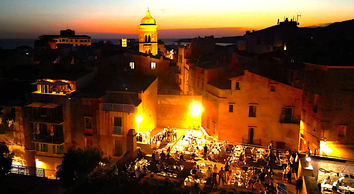 Corsica Classic 2023 Bonifacio Bastion de l'Etendard diner remise des prix photo Arnaud Guilbert DR Corsica Classic 2023 Bonifacio Bastion de l'Etendard diner remise des prix photo Arnaud Guilbert DR