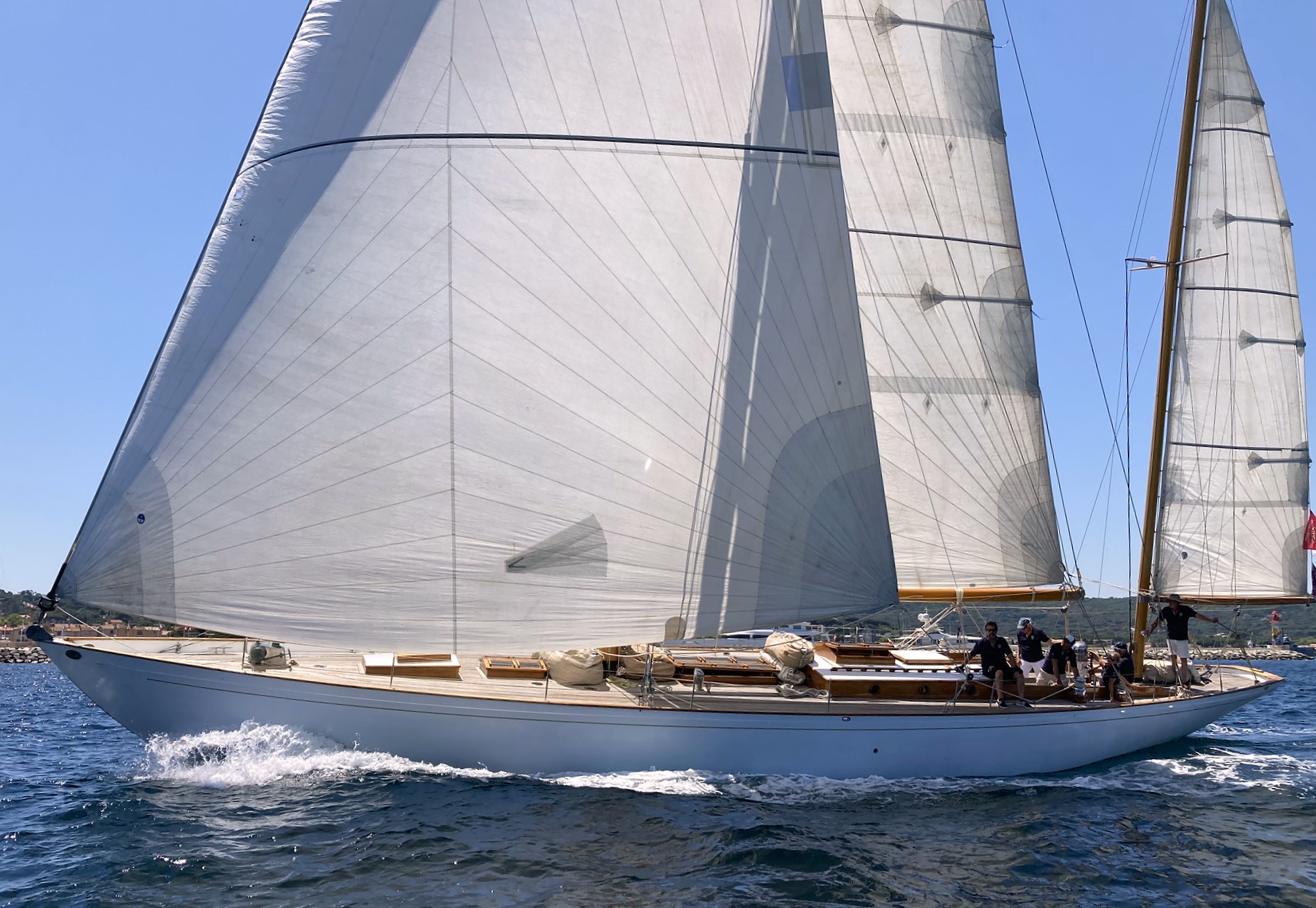 SY Hermitage Bailli de Suffren 2025 Saint-Tropez photo : Thibaud Assante DR SY Hermitage Bailli de Suffren 2025 Saint-Tropez photo : Thibaud Assante DR