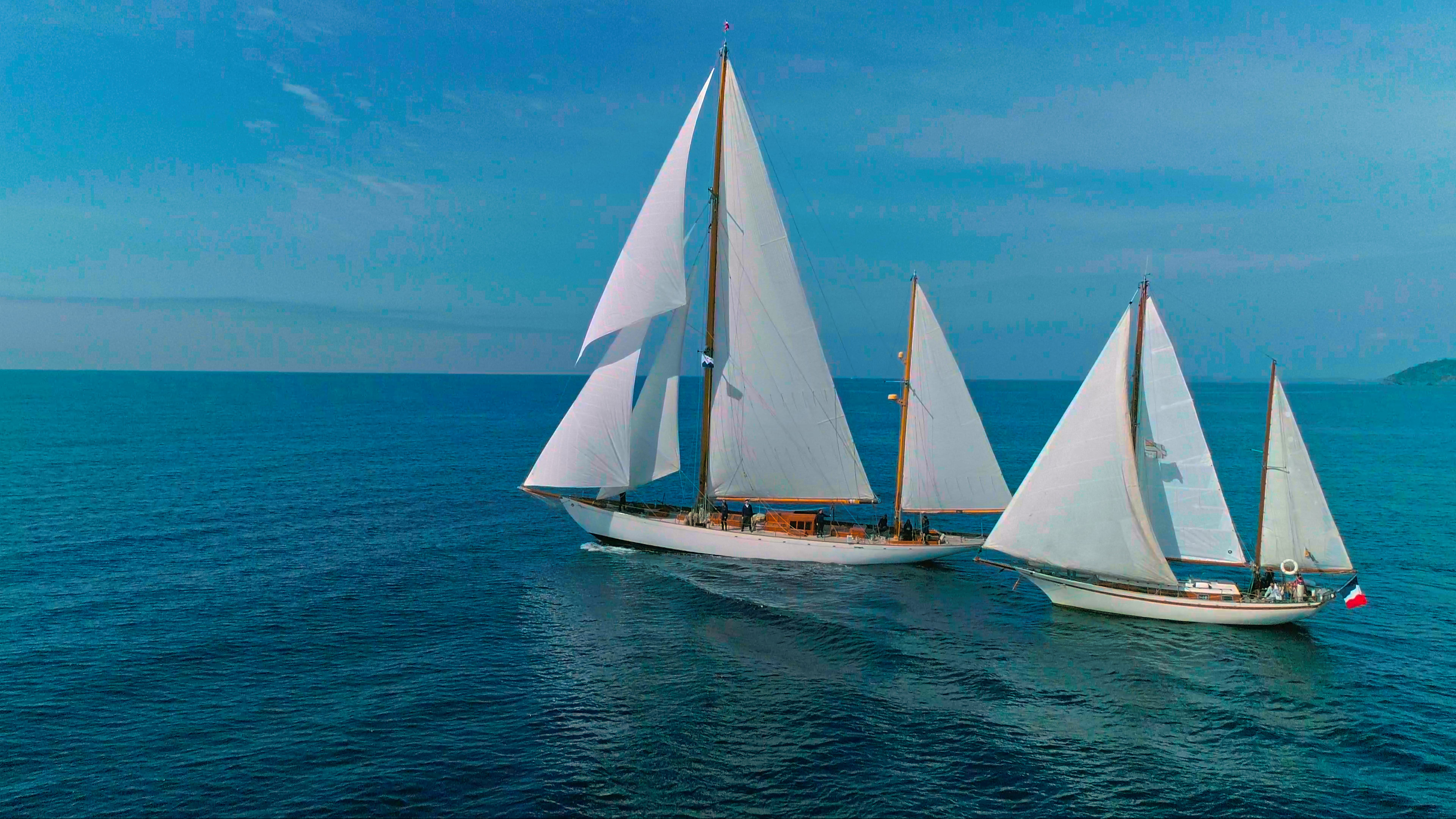 Pourquoi Pas 2023 SY Belle Aventure Vs SY Serena départ Porquerolles photo Arnaud Guilbert DR